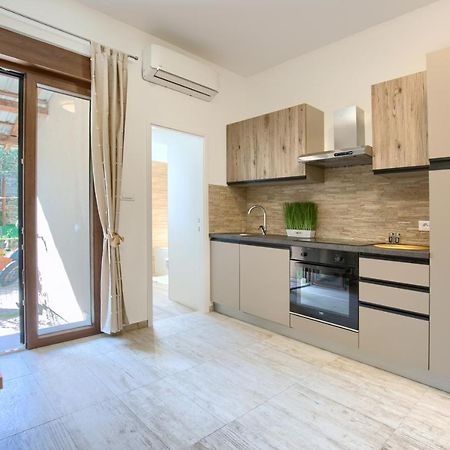 Amphitheater 3+2 Modern Apartment With Terrace, Wifi, Netflix Pula Extérieur photo