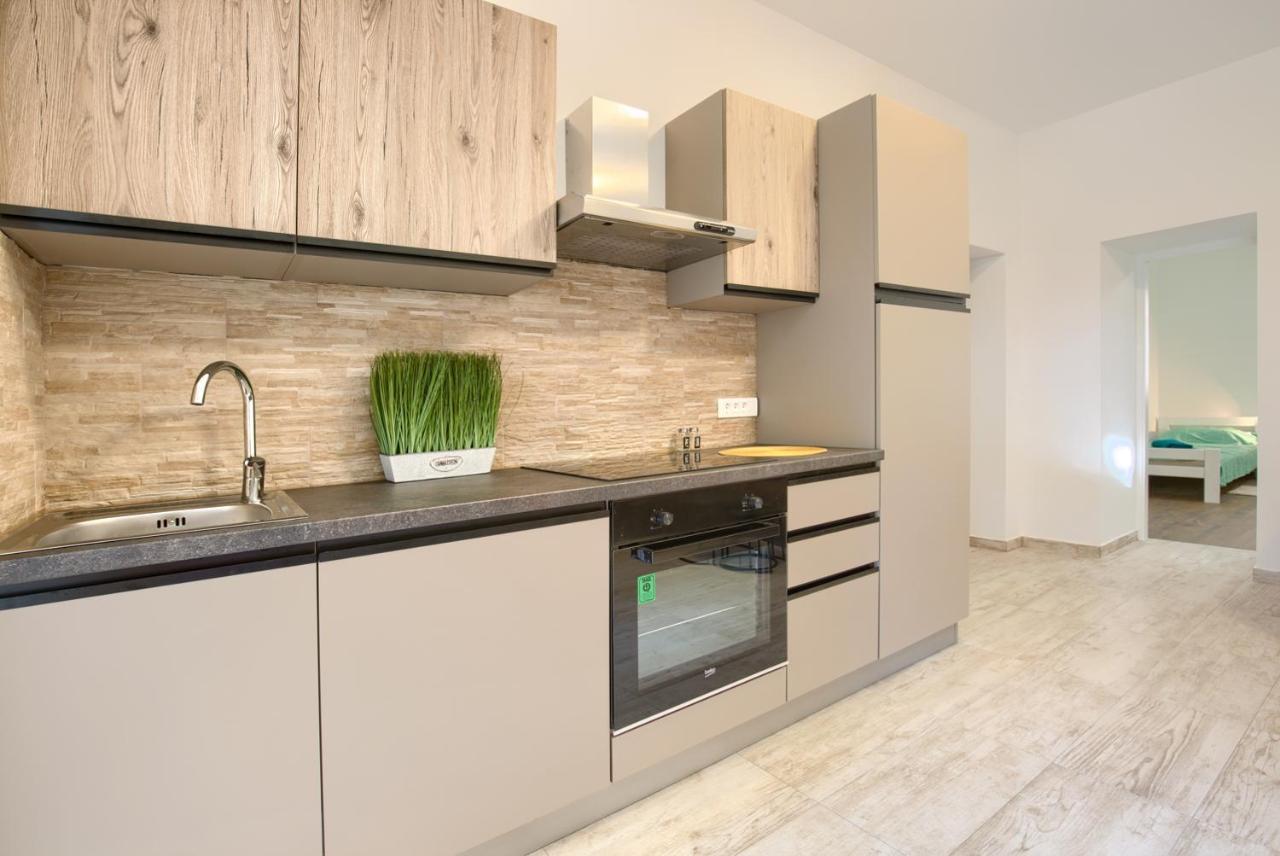 Amphitheater 3+2 Modern Apartment With Terrace, Wifi, Netflix Pula Extérieur photo