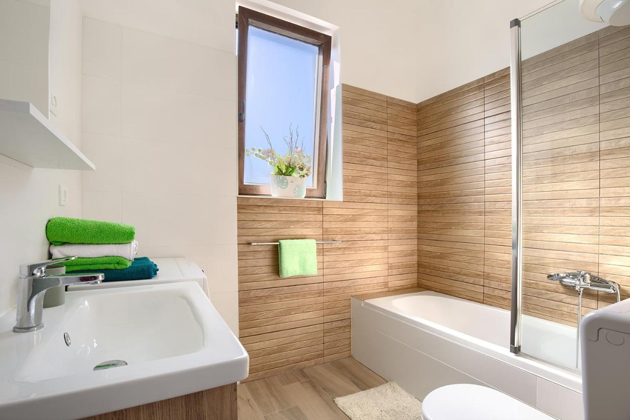 Amphitheater 3+2 Modern Apartment With Terrace, Wifi, Netflix Pula Extérieur photo